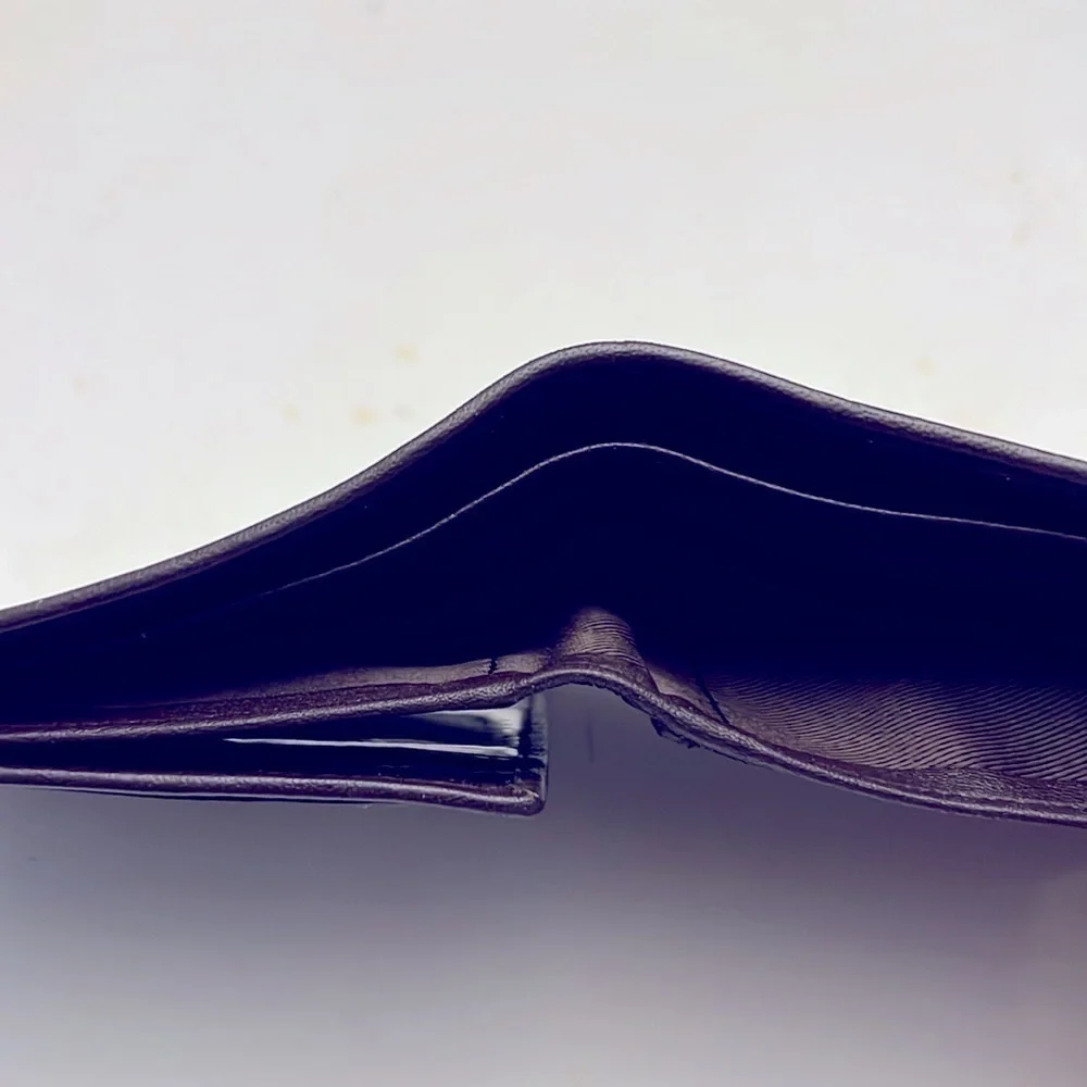 Stone Mountain Genuine Leather Men’s Tri Fold Wallet